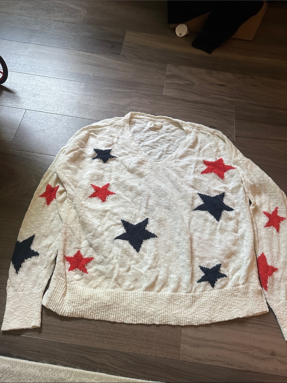 Lou & Grey Cream V-Neck Sweater with Red & Navy Stars